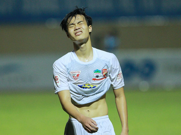 Nguyễn Văn Toàn hiện đang chơi bóng cho đội tuyển Hoàng Anh Gia Lai