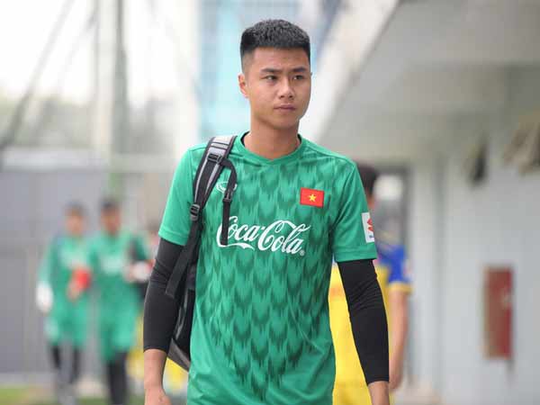 Cầu thủ cao nhất Việt Nam Nguyễn Văn Toản