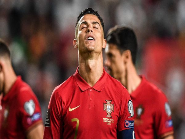 Bóng đá quốc tế tối 15/1: Ronaldo thừa nhận khó dự World Cup 2022