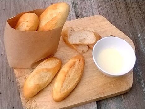 Bánh mì chấm sữa bao nhiêu calo? Có béo không?