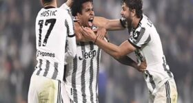 Chuyển nhượng 24/10: Juventus rao bán tiền vệ Weston McKenni