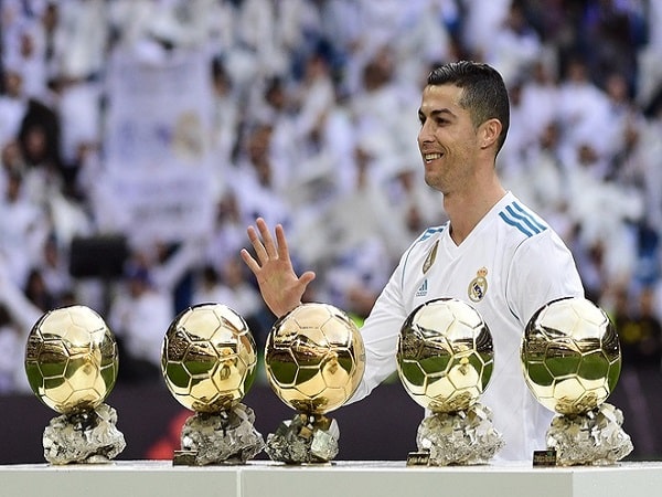 Ronaldo có bao nhiêu quả bóng vàng tính tới nay?